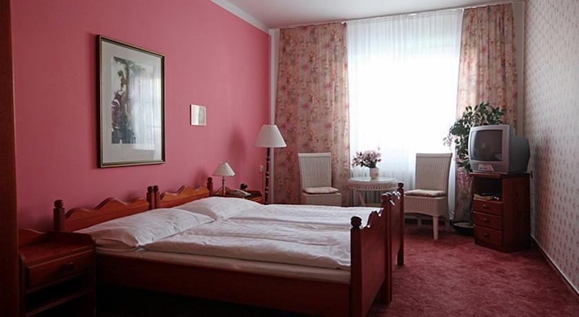Hotel Solaster Garni Trebic Room photo