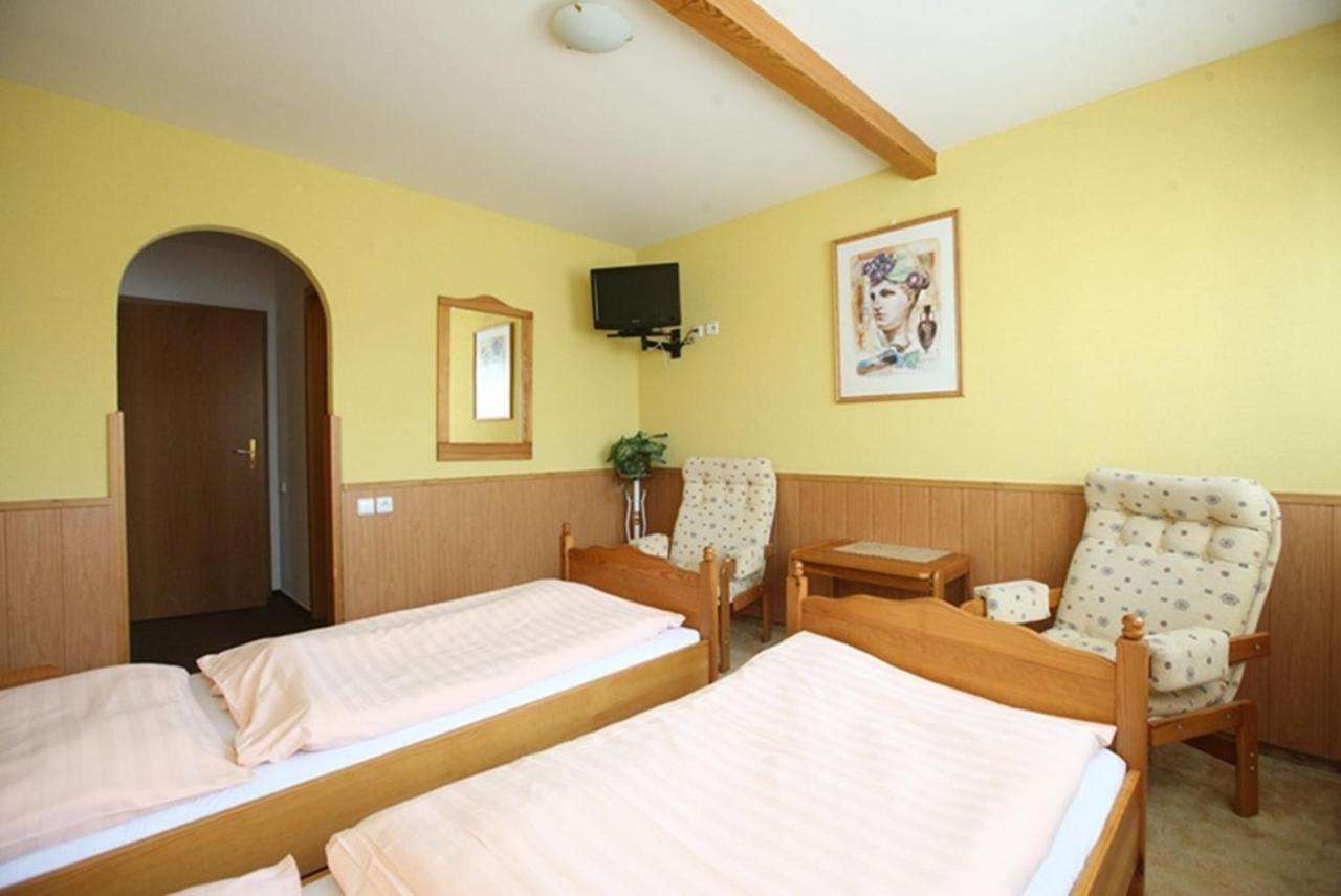 Hotel Solaster Garni Trebic Exterior photo